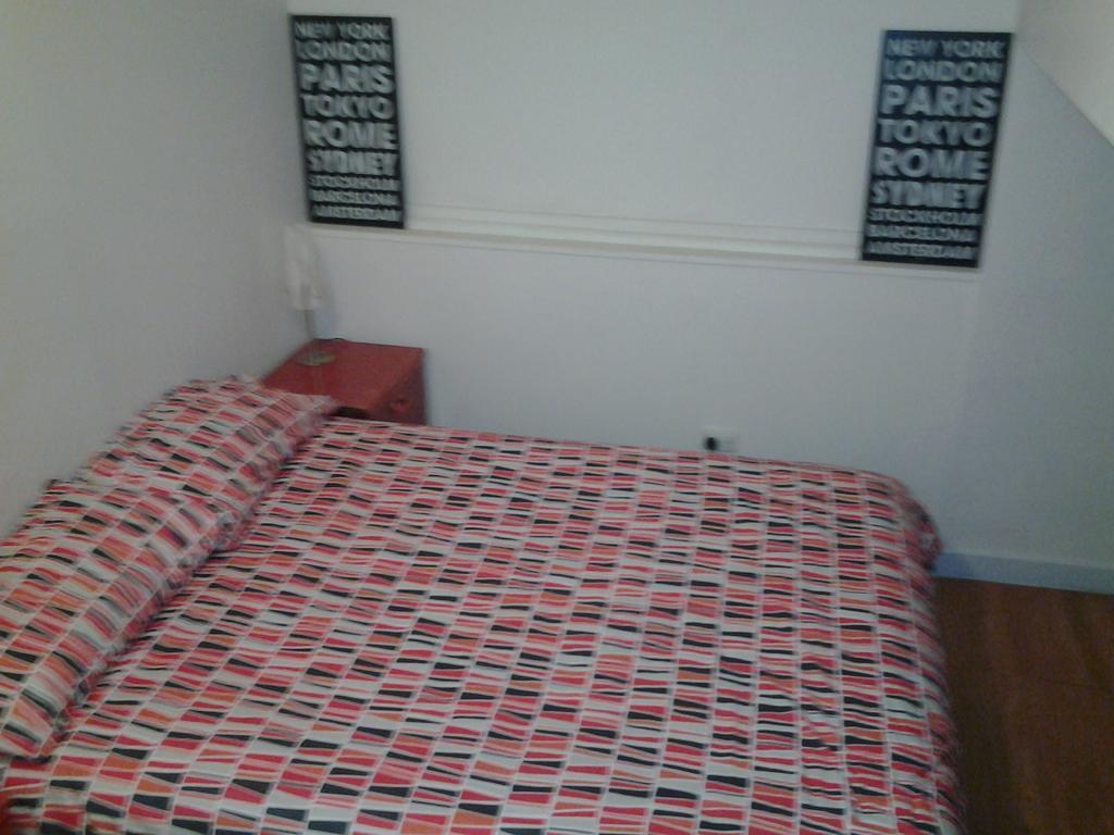 The Melbourne Connection Travellers Hostel Szoba fotó